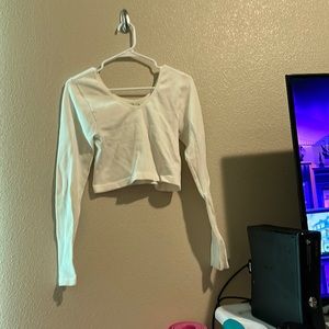 White long sleeve crop